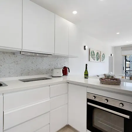 아파트 Apto Svezda El Dorado 아로나